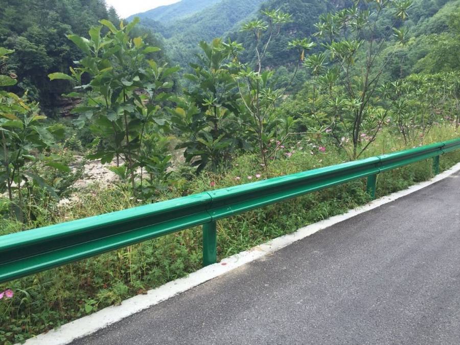 波形護(hù)欄的優(yōu)點有哪些？