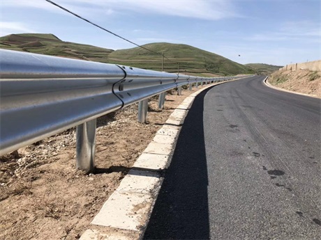 波形護(hù)欄的分類、用途、表面處理、特點(diǎn)是怎么樣的？